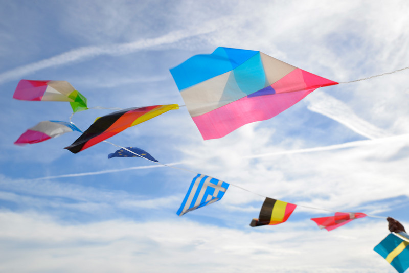 Miniaturflaggen verschiedener EU-L?nder wehen im Wind